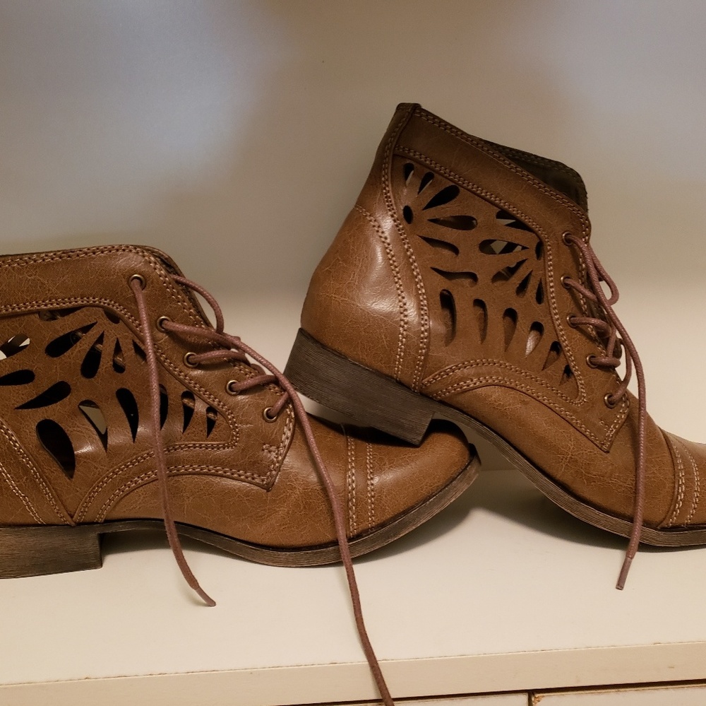 Bravado laceup boot